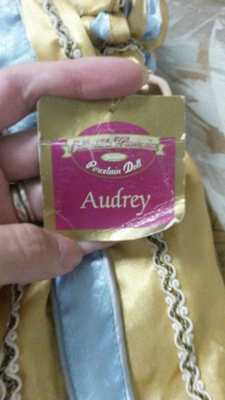 Identifying a Porcelain Doll