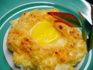 egg cloud on plate