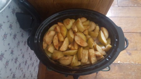cut apples in crockpot