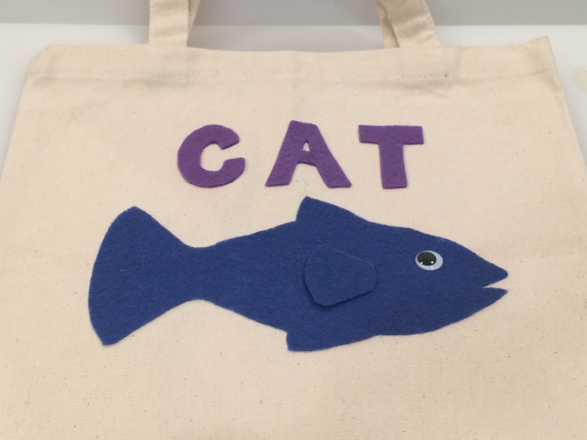 Making a Cat Food TrickorTreat Bag ThriftyFun