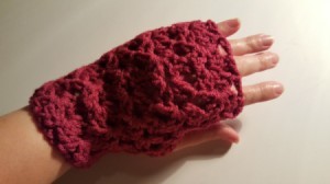 Fan Patterned Fingerless Gloves