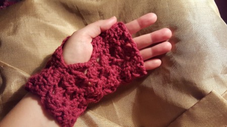 Fan Patterned Fingerless Gloves