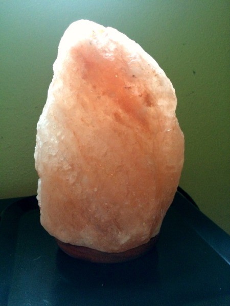 Himalayan salt on sale lamp sweating