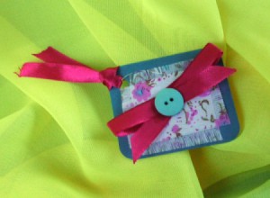finished gift tag on lime green background