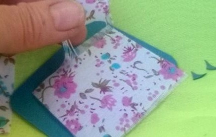 Button and Bow Gift Tag