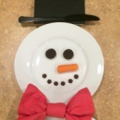 closeup of the snowman place setting head
