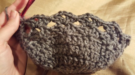 Girl's Fan Patterned Crochet Hat