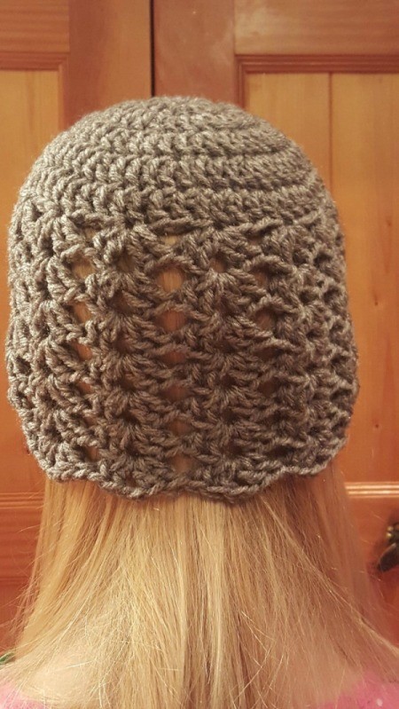 Girl's Fan Patterned Crochet Hat