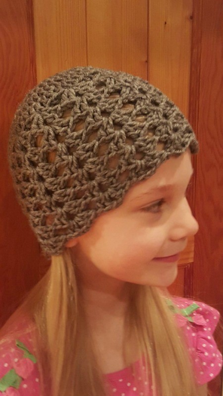 Girl's Fan Patterned Crochet Hat