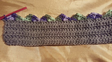 Scalloped Children's Crochet Scarf - add new color and begin making scallops