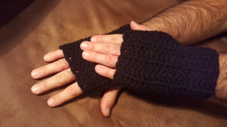 Crochet Men's Fingerless Gloves - all done.