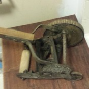 Value of 1911 Philadelphia Lawn Trimmer