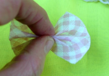 Shabby Chic Gift Tag - concertina the fabric square in the middle and tie