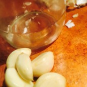 Peeling Garlic Easily in a Jar