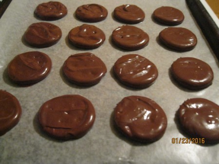 No Bake Chocolate Mint Cookies
