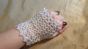 Wrist Length Lace Bridal Gloves