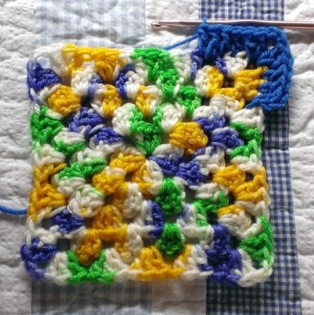 Finished crocheted hot pad.