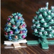 Making Pinecone Christmas Trees