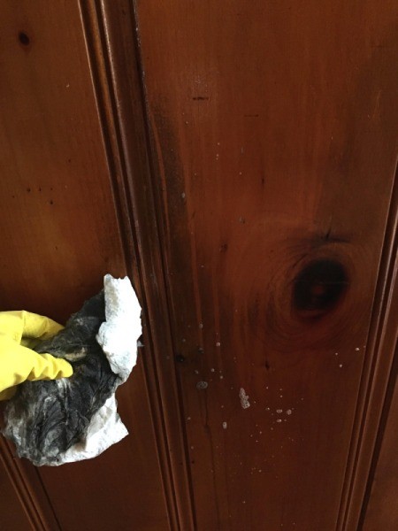 How to Clean Cigarette Smoke from Wood Paneling 