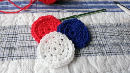 Floral Patriotic Wall Hangings from Serving Trays