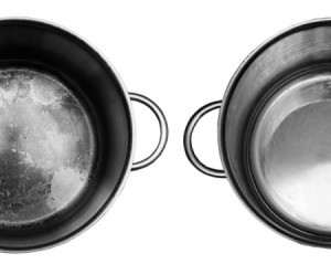 Pot with burnt residue on the left and the same pot cleaned on the right