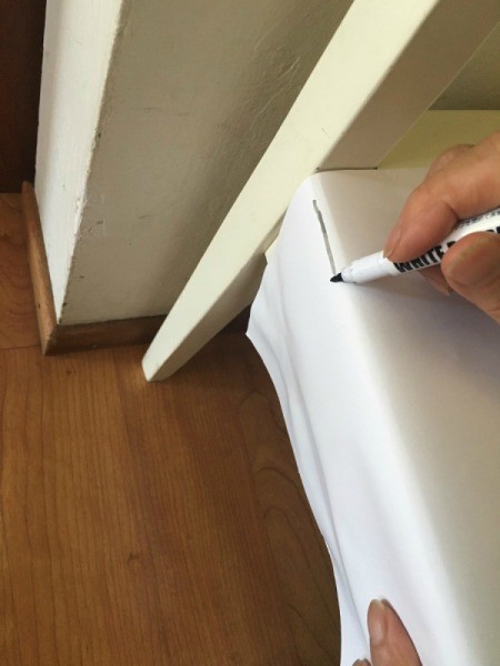 Marking the edges on paper