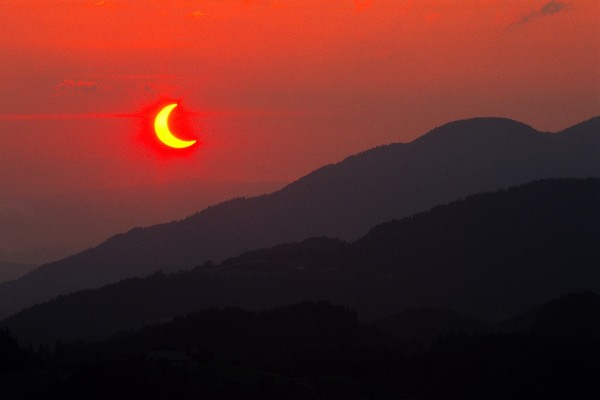 Viewing the 2017 Solar Eclipse