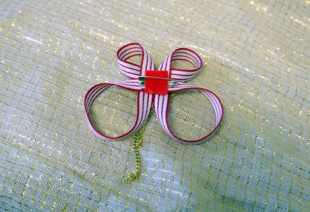 Ribbon Brooch