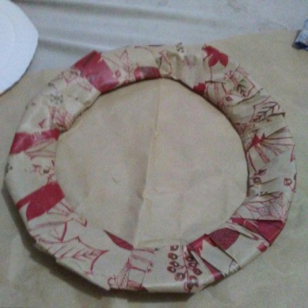 Recycled Christmas Wrapping Paper Wreath for Kids