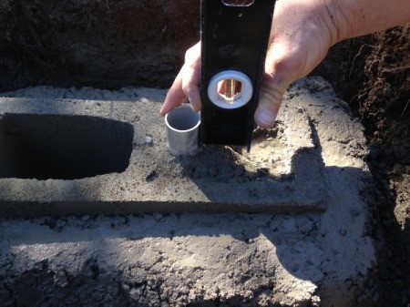 Installing a Breezecatcher Rotary Clothesline