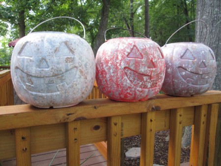 Giving Plastic Pumpkins A Stone Look