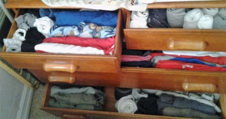 Organize Clothes by Vertical Folding