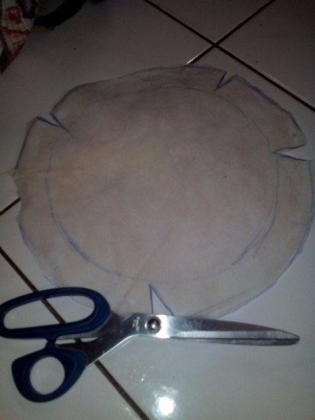 Converting a Tote Bag into a Trash Can