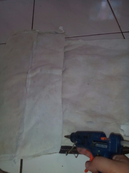 Converting a Tote Bag into a Trash Can