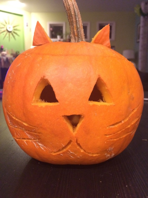 Cute kitty Jack-O-Lantern.