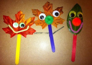 3 leaf puppets