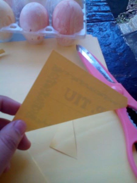 Egg Head Christmas Caroler