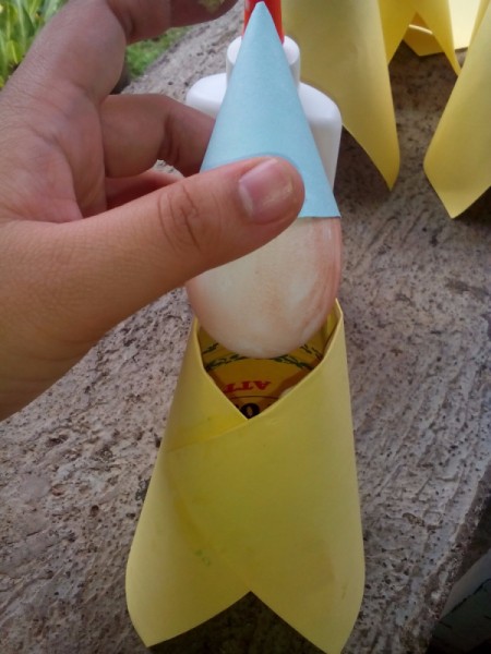 Egg Head Christmas Caroler