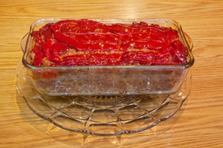 A pan of pizza meatloaf