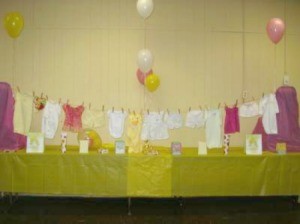 Clothesline baby shower clearance tableware