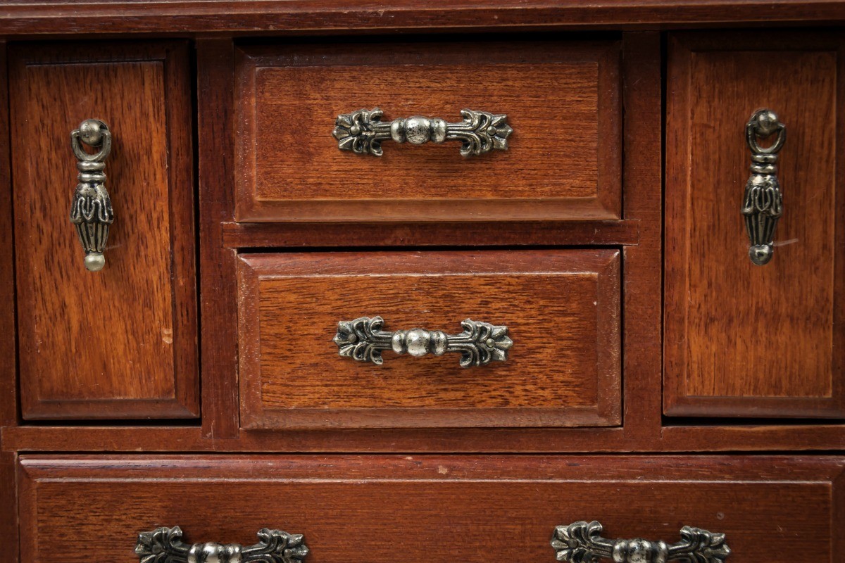 Cleaning A Musty Antique Dresser, How To Get Smell Out Of Antique Dresser