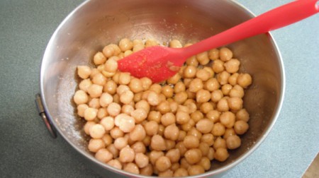 seasoned chickpeas in bowl