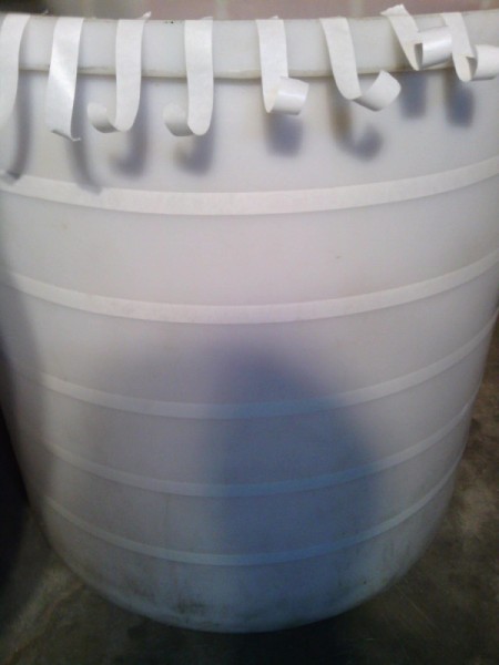 horizontal lines of tape applied  with vertical ones stuck to rim