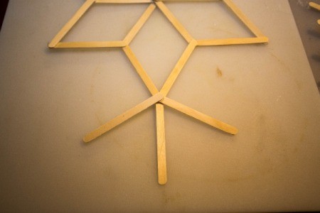 A close up of the double "v" attached to the snowflake.