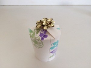 Paper Cup Gift Box - closed with a bow on top