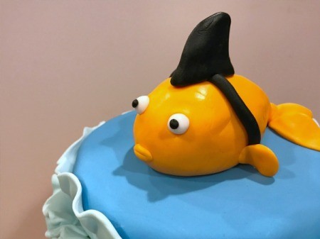 'Sharky' Goldfish Birthday Cake - view of finished cake topper