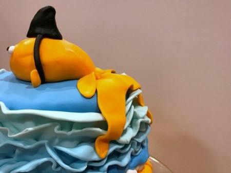 'Sharky' Goldfish Birthday Cake - view of the goldfish's tail from the side back