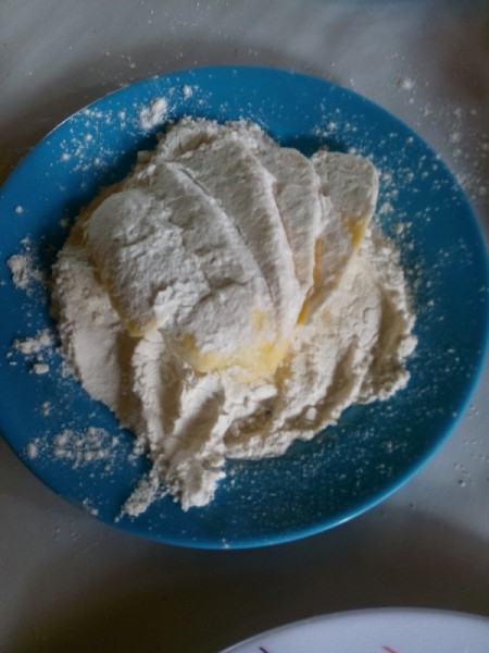 Breading fanned banana.