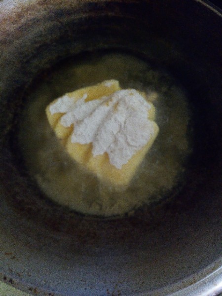 Frying fanned banana.