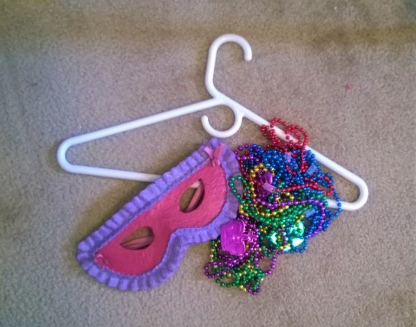 Mardi Gras Mask Door Hanging - supplies